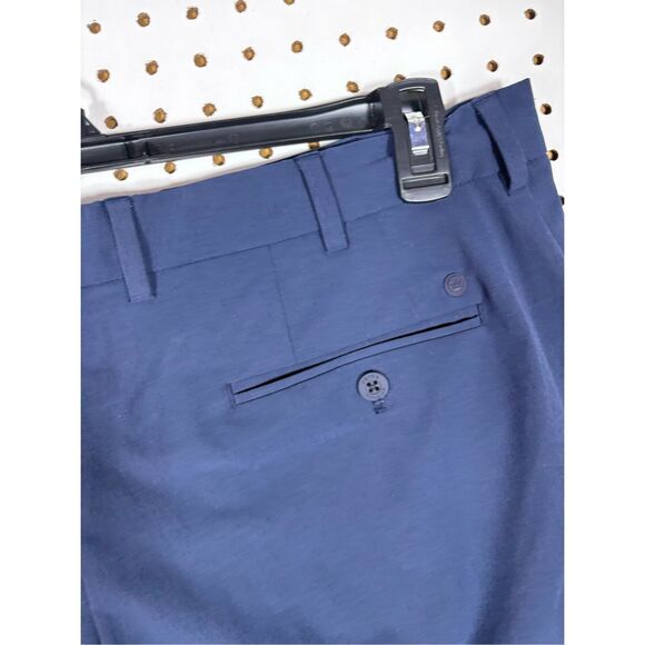 Peter Millar performance shorts size 35 - Picture 4 of 7
